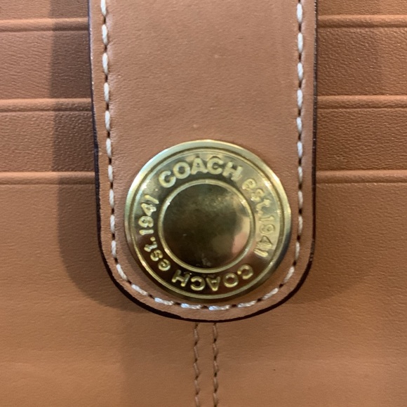 Authentic Coach Wallet Tan - Picture 3 of 6